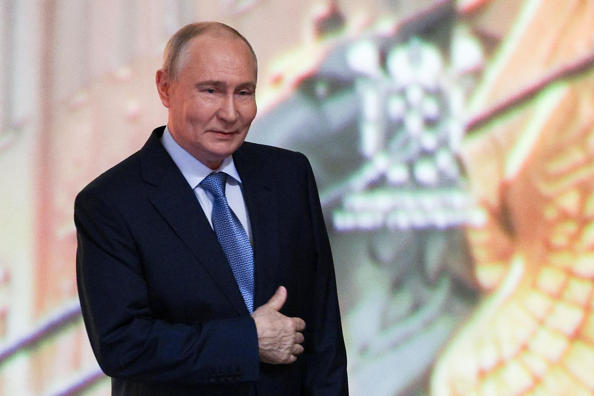 Russlands Präsident Wladimir Putin am 25. September im Mariinski-Theater in Sankt Petersburg. Geheimdienste warnen vor möglichen Angriffen.