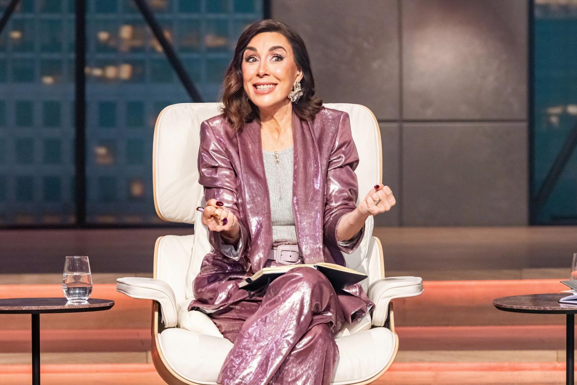 Judith Williams ist von der Unternehmensidee begeistert: „I am totally in love with you!“, schwärmt sie in Richtung der Gründer. (Bild: RTL / Bernd-Michael Maurer)