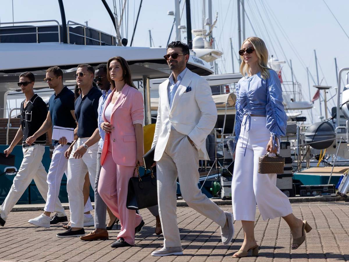Acht „Talents“ wollen sich in Monaco beweisen. Von links: Tim Rasch, Randolf Cubin, Meltem Tasan, David Ohligschläger, Néhémie Wagne, Sophia Fellner, Tarik Oguz und Jolyn Walter. (Bild: 2026 The Walt Disney Company)