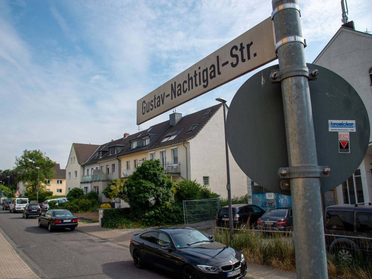 Die Gustav-Nachtigal-Straße in Nippes trägt nun offiziell den Namen Manga-Bell-Straße.