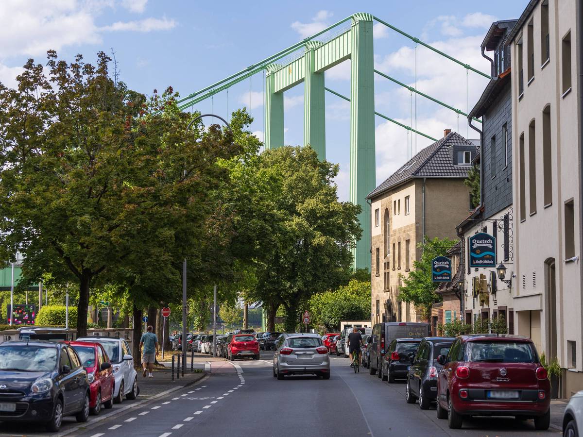 Wegen einer Bombenentschärfung muss am Dienstag der Kölner Stadtteil Rodenkirchen teilweise evakuiert werden. (Symbolbild)