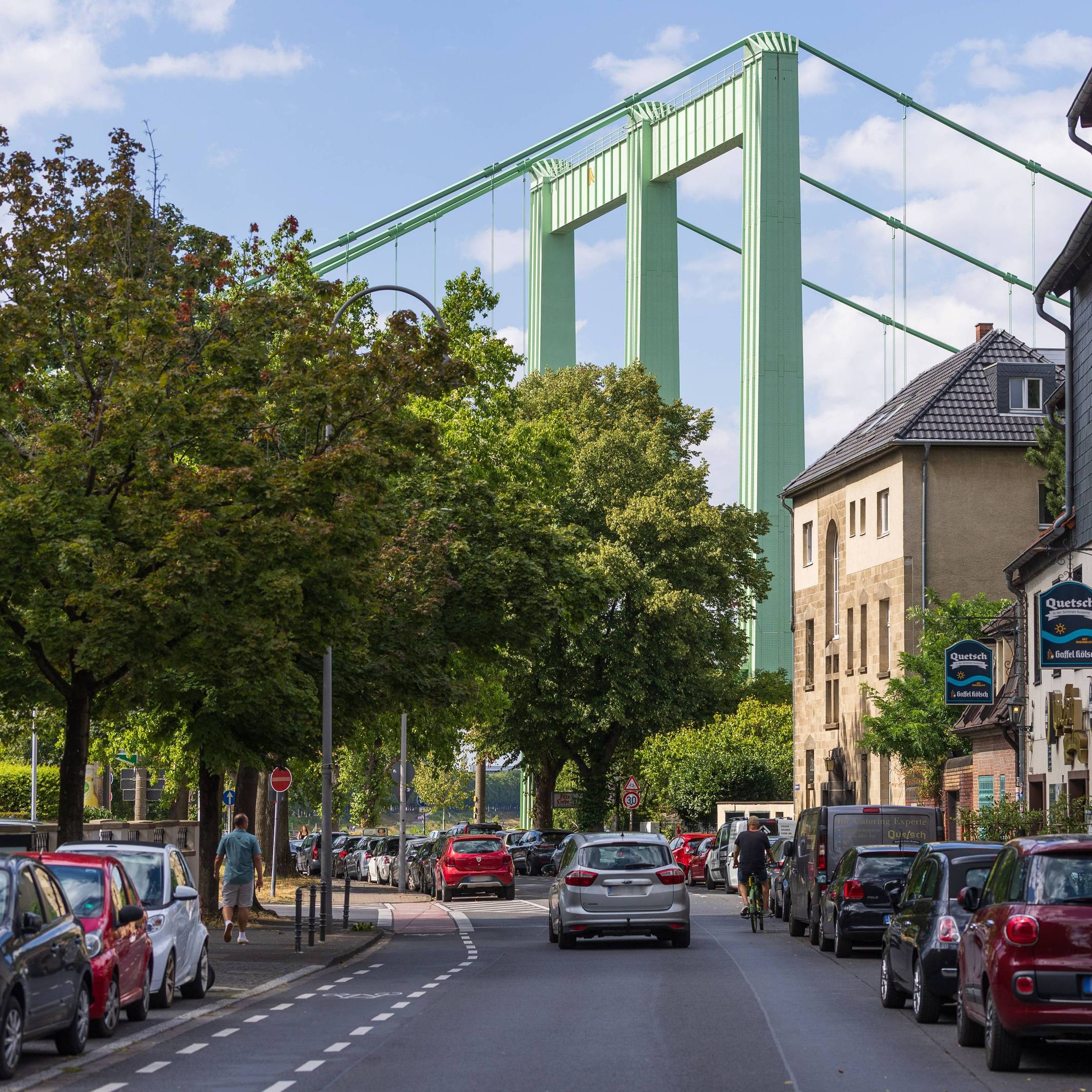 Wegen einer Bombenentschärfung muss am Dienstag der Kölner Stadtteil Rodenkirchen teilweise evakuiert werden. (Symbolbild)