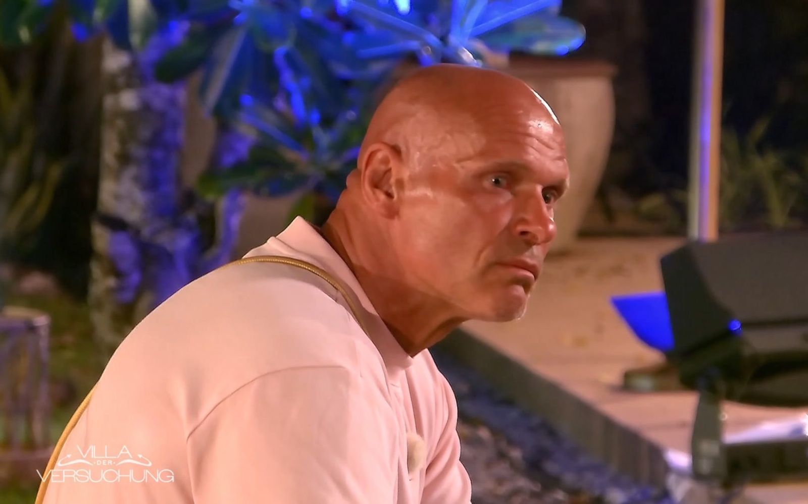 Thorsten Legat sorgt mit einer Aktion im Finale für Kopfschütteln. (Bild: Joyn)