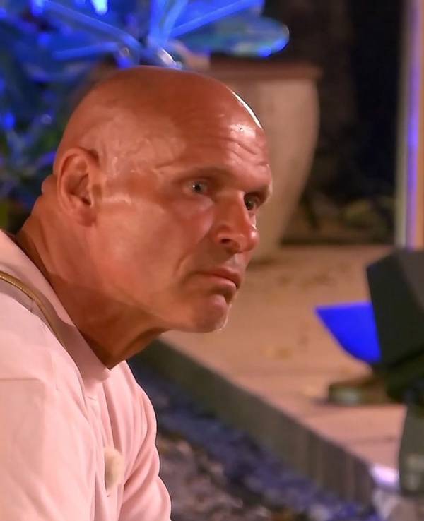 Thorsten Legat sorgt mit einer Aktion im Finale für Kopfschütteln. (Bild: Joyn)