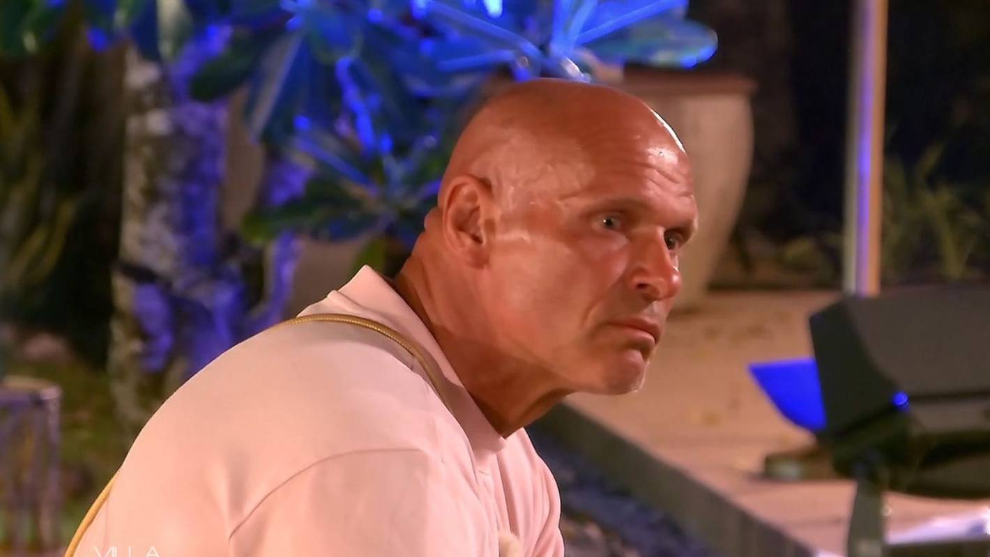 Thorsten Legat sorgt mit einer Aktion im Finale für Kopfschütteln. (Bild: Joyn)