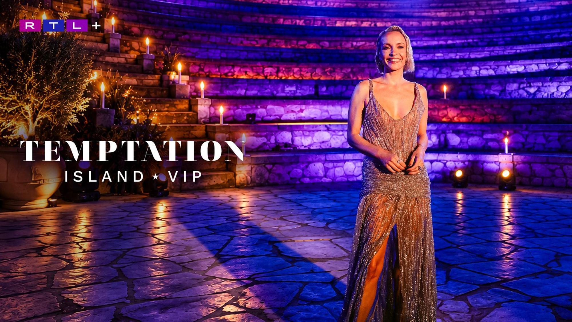 Moderiert wird die neue Staffel „Temptation Island VIP“ erneut von Janin Ullmann. (Bild: RTL / Shanti Tan)