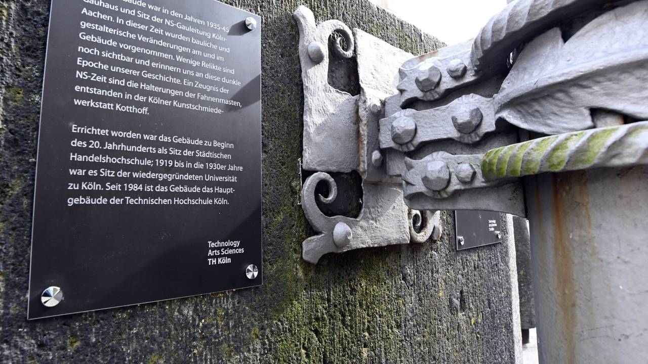 Denkmalplaketteian der TH Köln