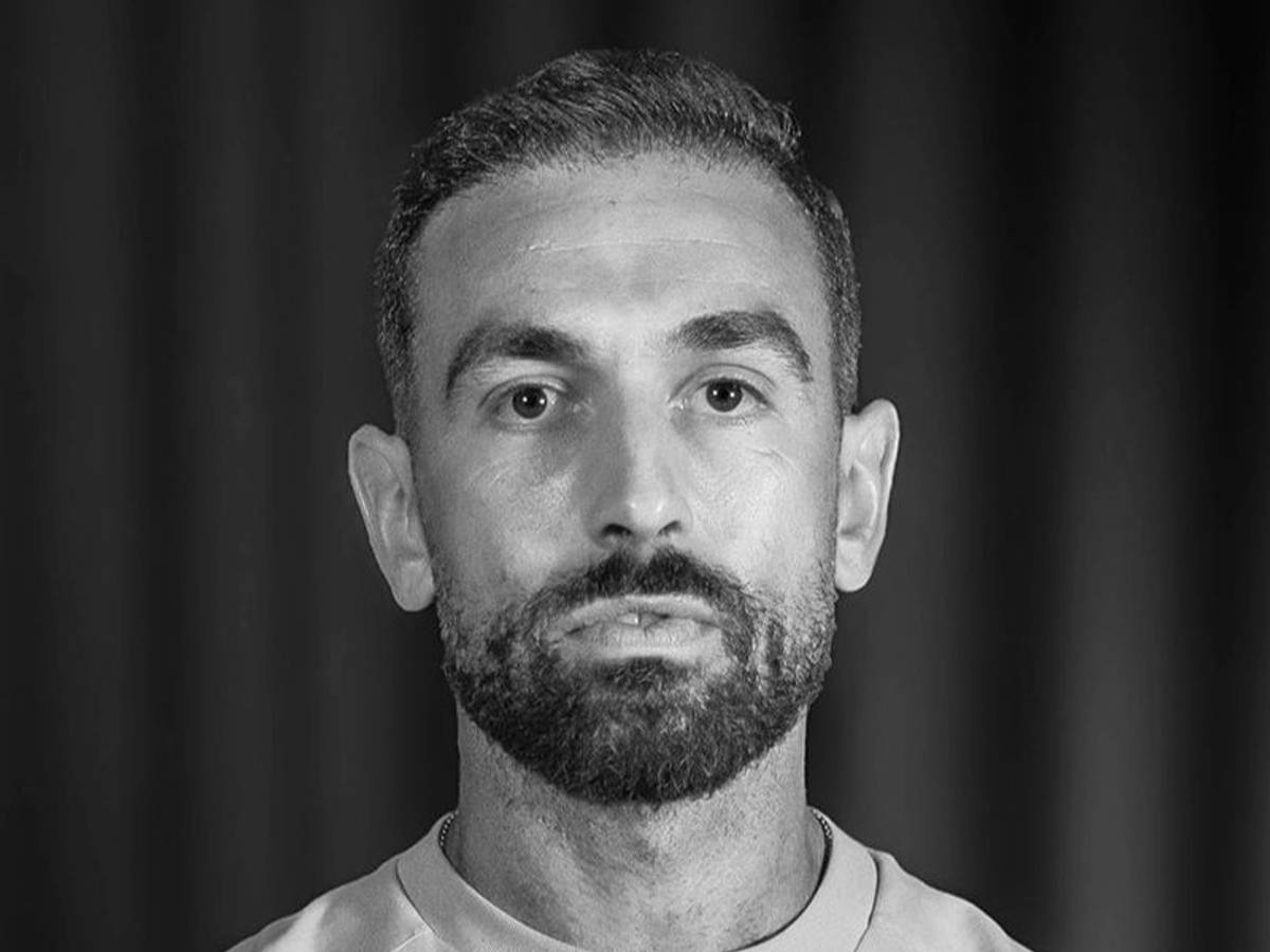 Auf einem Porträtfoto ist Ulises García Jociles zu sehen.