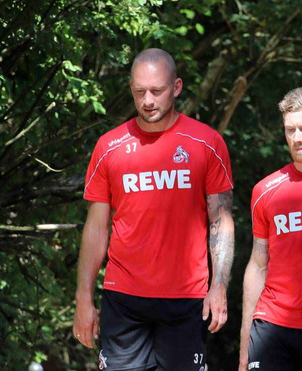Toni Leistner und Florian Kainz in FC-Trainingsshirts.