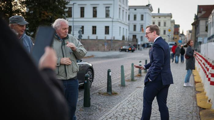 Philipp Amthor (CDU) in Schwerin: Über die ZDF-Doku „Inside CDU“ wird heftig diskutiert, auch über Amthor selbst.