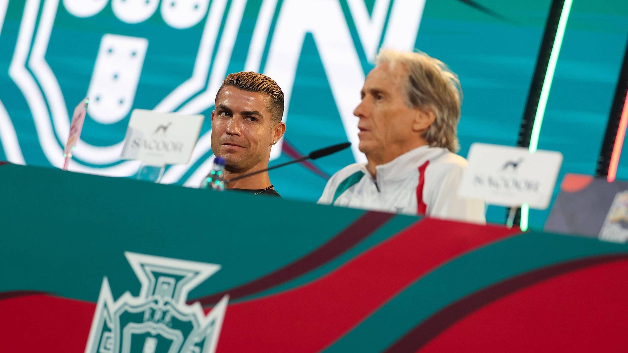 Pressekonferenz mit Cristiano Ronaldo und Jorge Jesus.