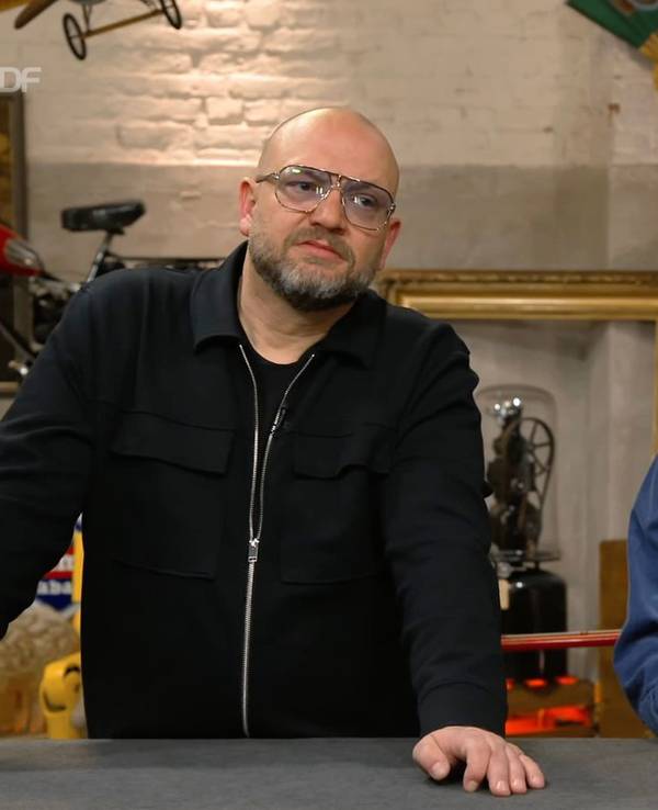 „Das ist skurril“, meinte Sven Deutschmanek, als er das Objekt bei „Bares für Rares“ bestaunte. (Bild: ZDF)