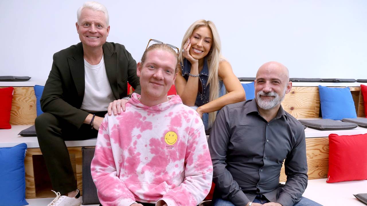 Guido Cantz, Max Rohde, Linda Teodosiu und David Fernández bei der Jurysitzung zum Kamelle-Festival.