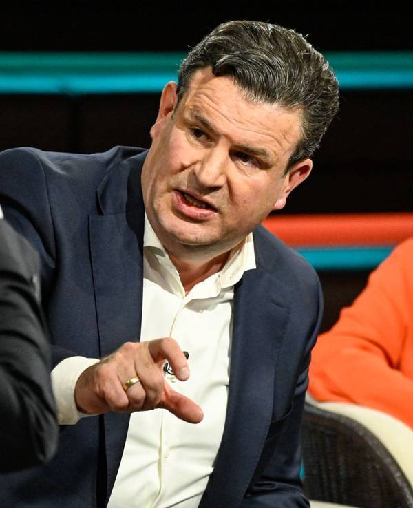 Bei „Markus Lanz“ redete sich SPD-Politiker Hubertus Heil um Kopf und Kragen, als es um sein Interesse am SPD-Parteivorsitz ging. (Bild: ZDF / Markus Hertrich)