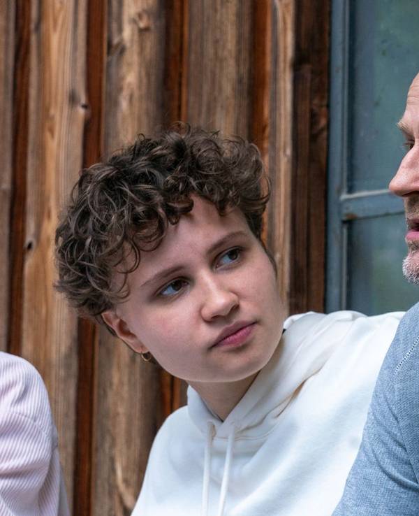Luna Jordan spielte in „Jenseits der Spree“ die Serien-Tochter von Hauptdarsteller Jürgen Vogel. (Bild: ZDF/Oliver Feist)