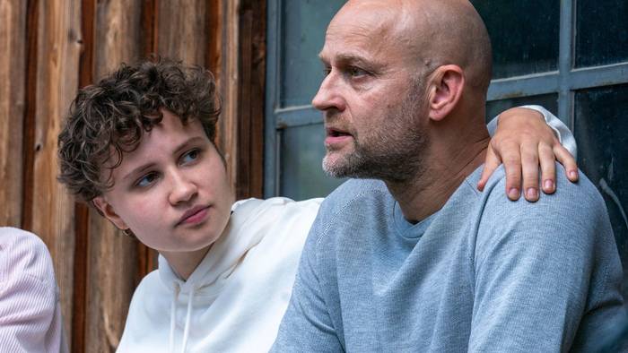 Luna Jordan spielte in „Jenseits der Spree“ die Serien-Tochter von Hauptdarsteller Jürgen Vogel. (Bild: ZDF/Oliver Feist)