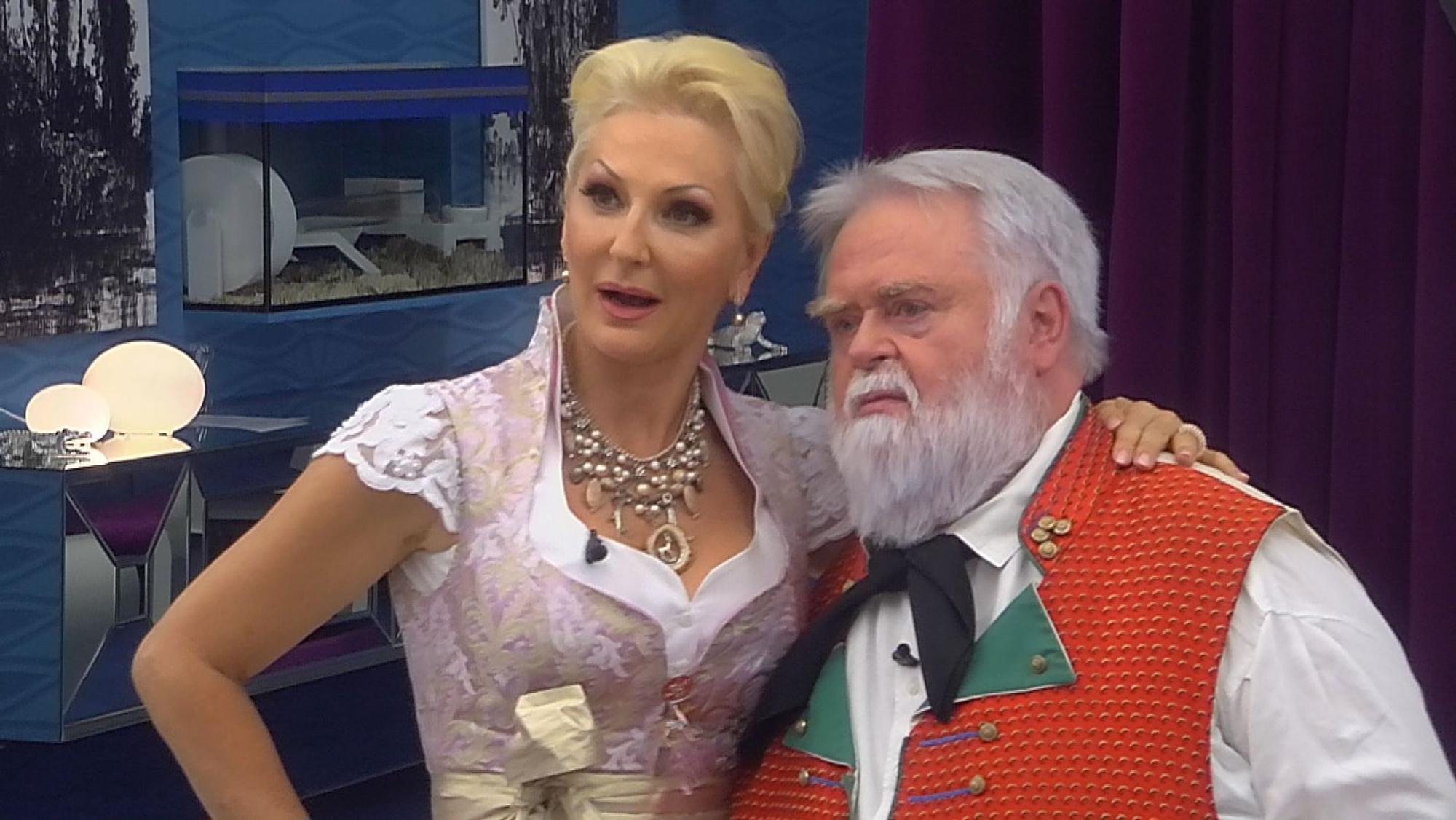 Desirée Nick (Bild, mit Wilfried Gliem) ist eine Reality-TV-Ikone: 2015 nahm sie an „Promi Big Brother“ teil. (Bild: SAT.1)