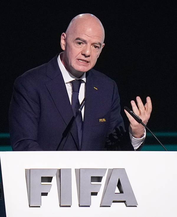 Gestenreich bei einer Pressekonferenz: Gianni Infantino.