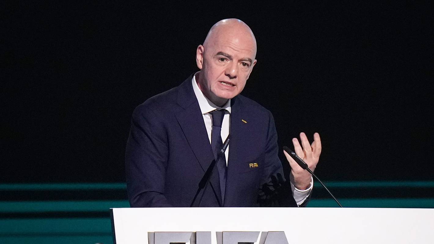 Gestenreich bei einer Pressekonferenz: Gianni Infantino.