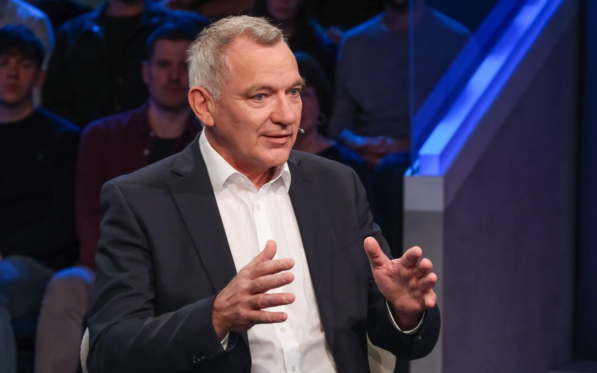 Jan van Aken hat sich bei „Maischberger“ zur Debatte um die Linkspartei geäußert. (Bild: WDR/Oliver Ziebe)