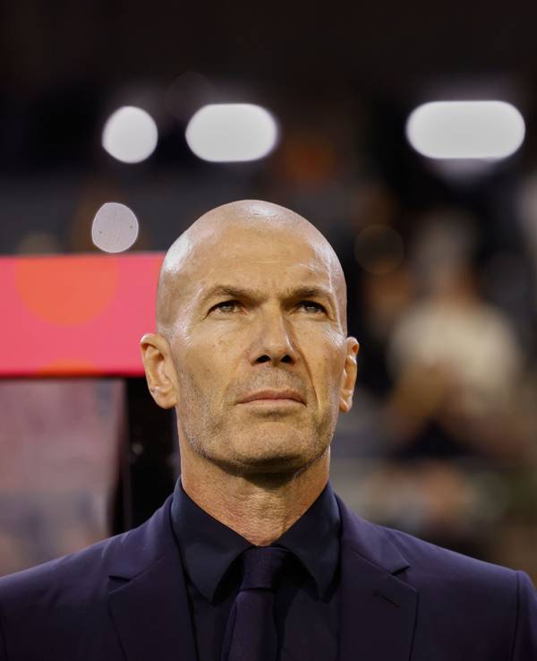 Der französische Nationaltrainer Zinedine Zidane zu Beginn des Fußballspiels gegen Belgien.