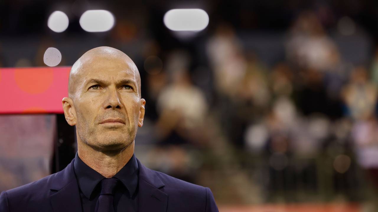 Der französische Nationaltrainer Zinedine Zidane zu Beginn des Fußballspiels gegen Belgien.