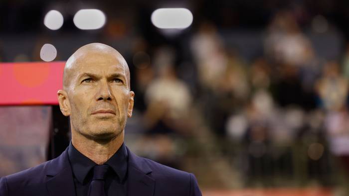 Der französische Nationaltrainer Zinedine Zidane zu Beginn des Fußballspiels gegen Belgien.