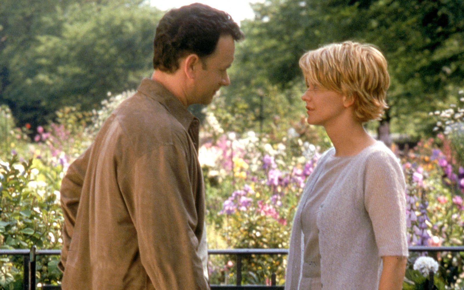 Jetzt reden sie endlich auch von Angesicht zu Angesicht: Kathleen Kelly (Meg Ryan) und Joe Fox (Tom Hanks).  (Bild: RTL/Warner Bros. Ent.)