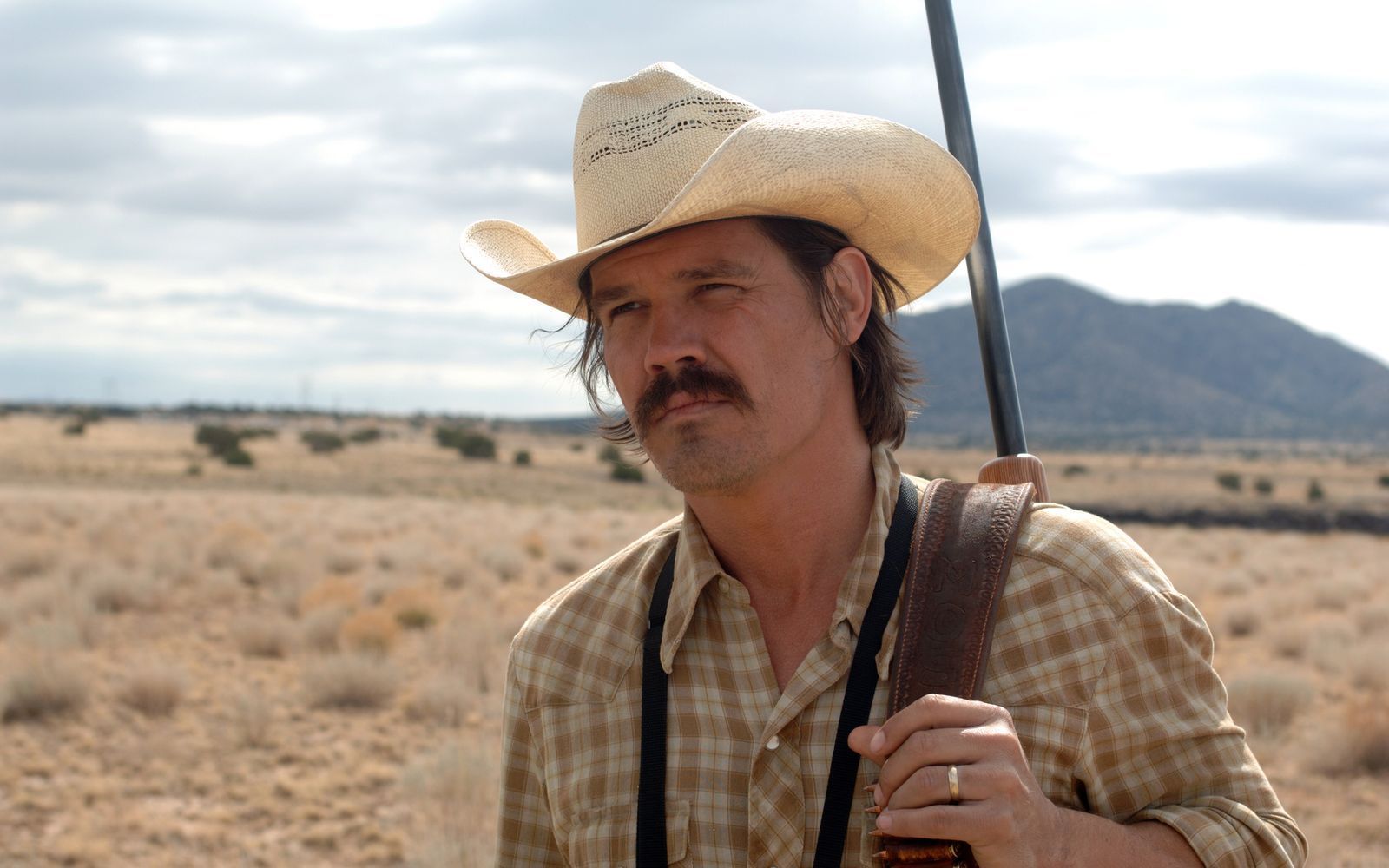 Lewelyn Moss (Josh Brolin) hat nicht mit der Brutalität des Mörders Anton Chigurh gerechnet.  (Bild: ZDF/Richard Foreman, Jr.)