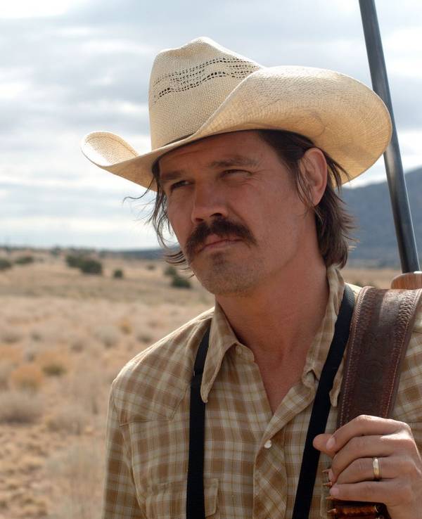 Lewelyn Moss (Josh Brolin) hat nicht mit der Brutalität des Mörders Anton Chigurh gerechnet. (Bild: ZDF/Richard Foreman, Jr.)