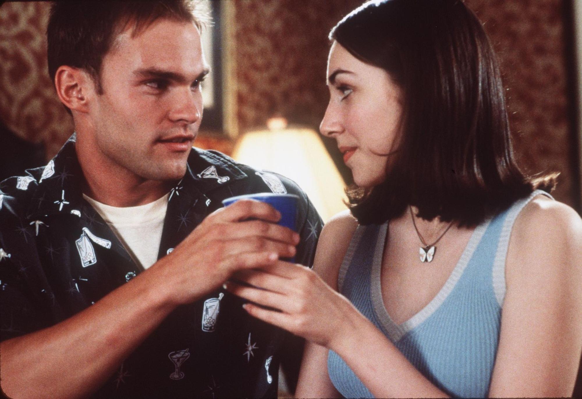 Mit der beliebten Teenie-Komödie „American Pie“ (Bild, mit Eden Riegel) schaffte Seann William Scott seinen Durchbruch. Doch was macht der Schauspieler heute? (Bild: Getty Images)