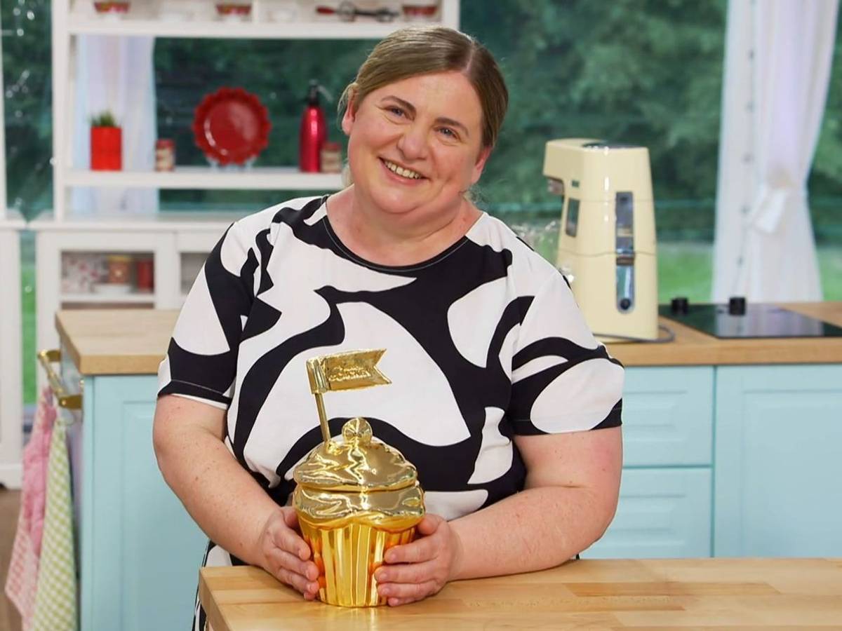 Oxana kann sich bei „Das große Backen“ den goldenen Cupcake und die Gewinnsumme von 10.000 Euro sichern. (Bild: Joyn+)
