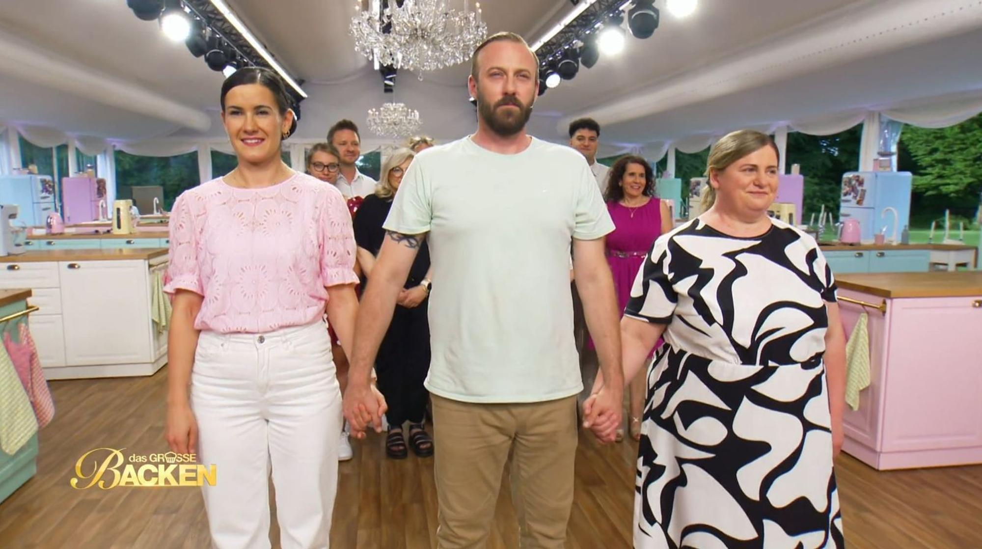 Bianca Valenta (links), Oxana Lass und Andre Legenhausen treten im Finale von „Das große Backen“ gegeneinander an. (Bild: Joyn+)