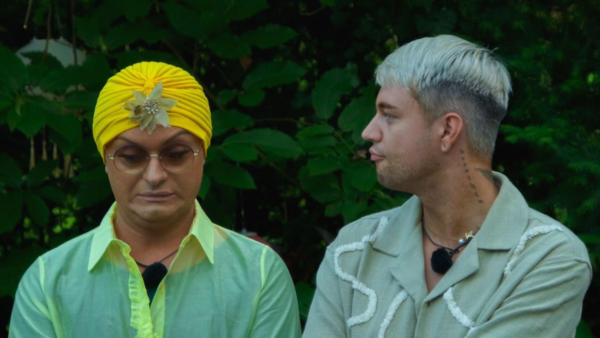 Julian und Marcell haben Glück: Sie müssen nicht in die Exit-Challenge, obwohl sie am zwetmeisten Stimmen bekommen haben. (Bild: RTL)