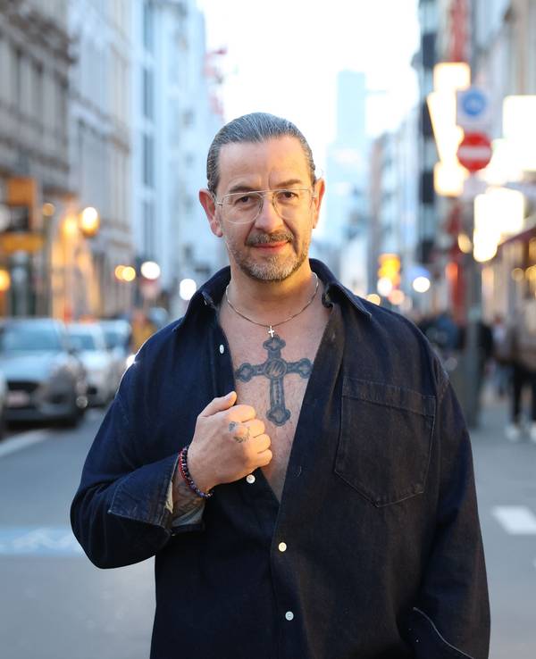 Porträt des Kölners Coco (Codrin Paraschivecu) mit einem besonderen Tattoo am Friesenwall.