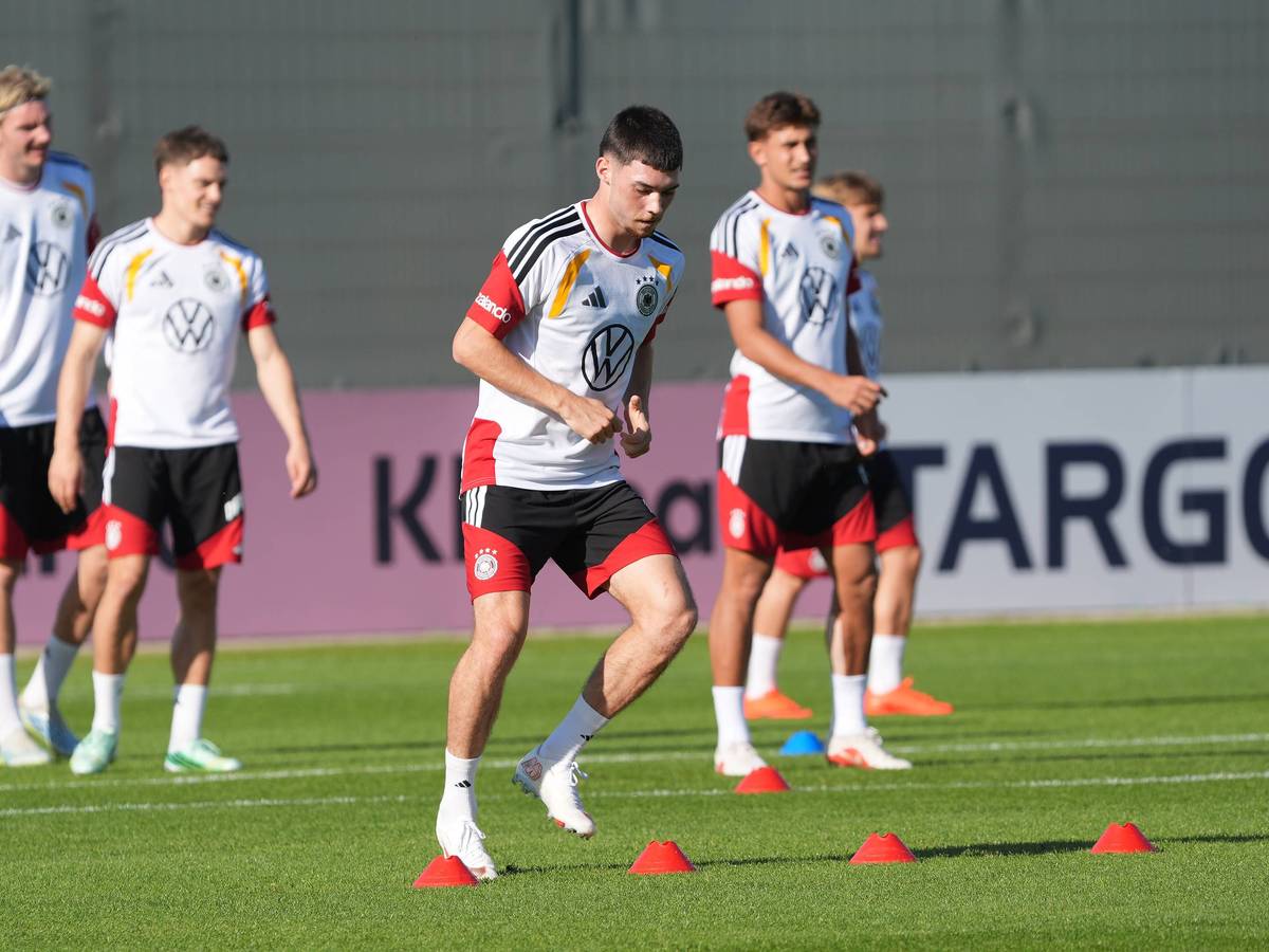 Felix Keidel bei einer Übung im DFB-Training.