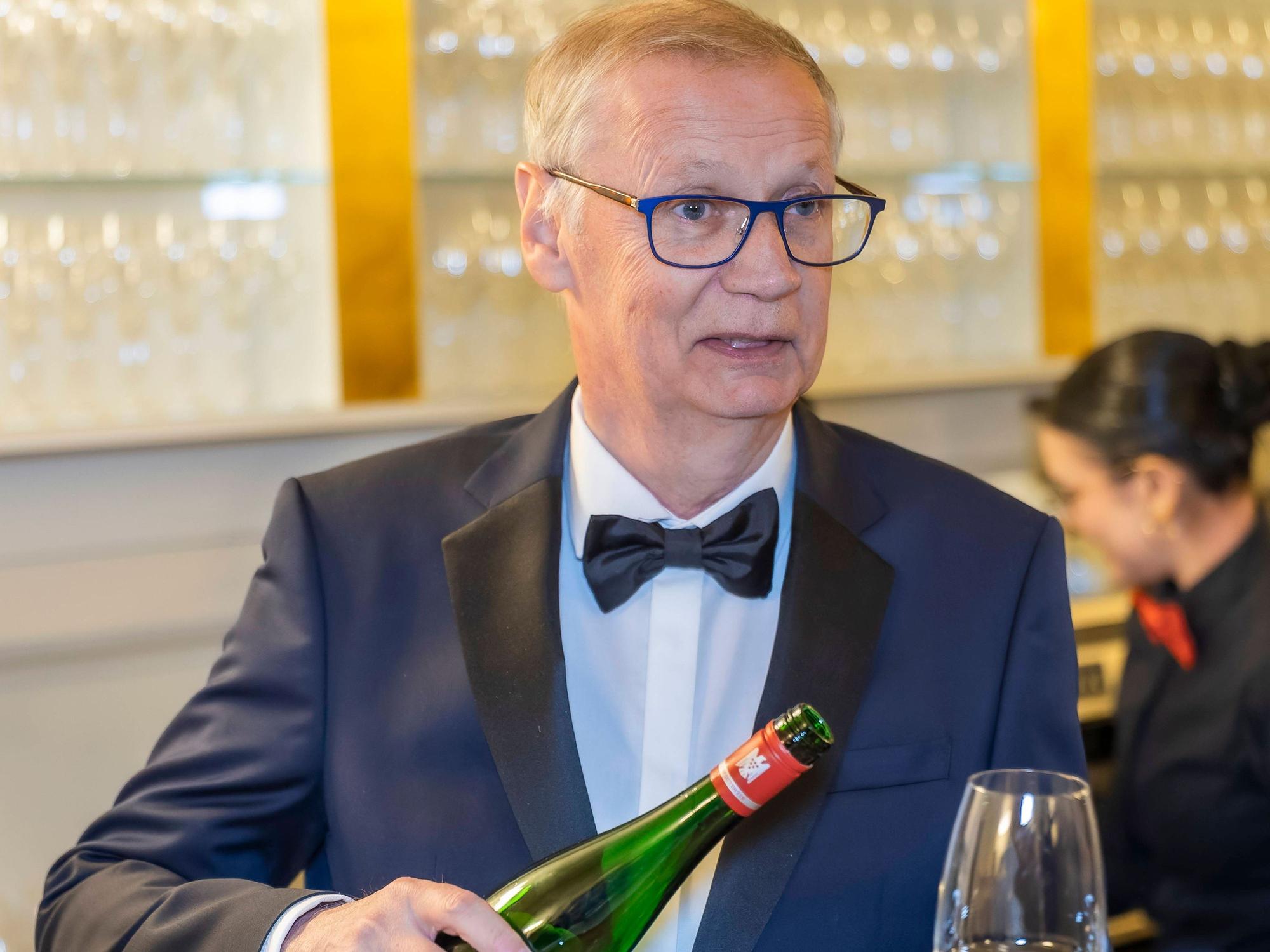 Günther Jauch im Anzug