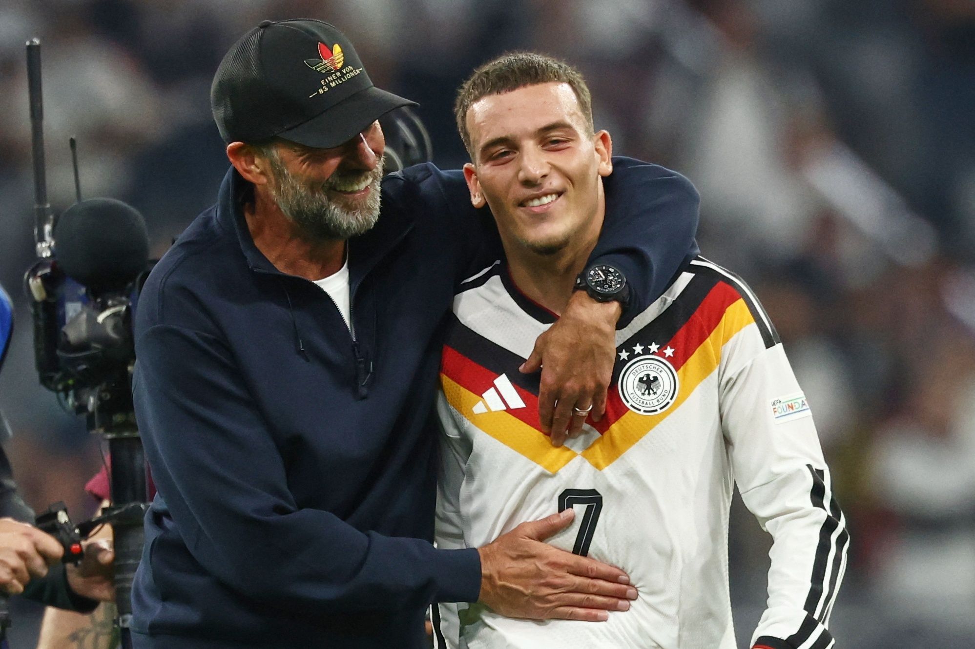 Said El Mala und Jürgen Klopp unterhalten sich nach dem Spiel.