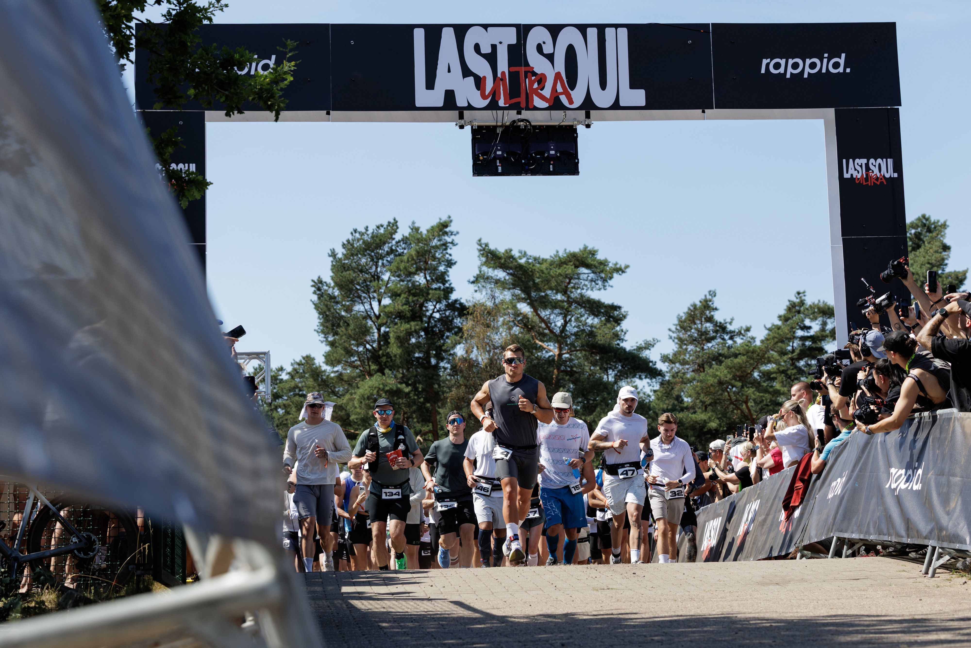 Start des Ultra-Rennens "Last Soul Ultra" im „Fursten Forest“ Fürstenau.