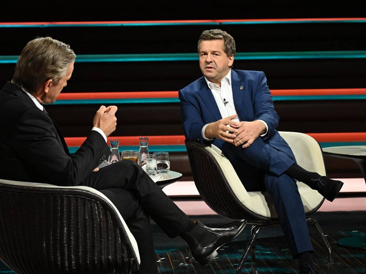 ZDF-Moderator Markus Lanz lockte den CDU-Ministerpräsidenten Sven Schulze am Donnerstag aus der Reserve, als es um eine mögliche Zusammenarbeit mit der AfD ging. (Bild: ZDF / Markus Hertrich)
