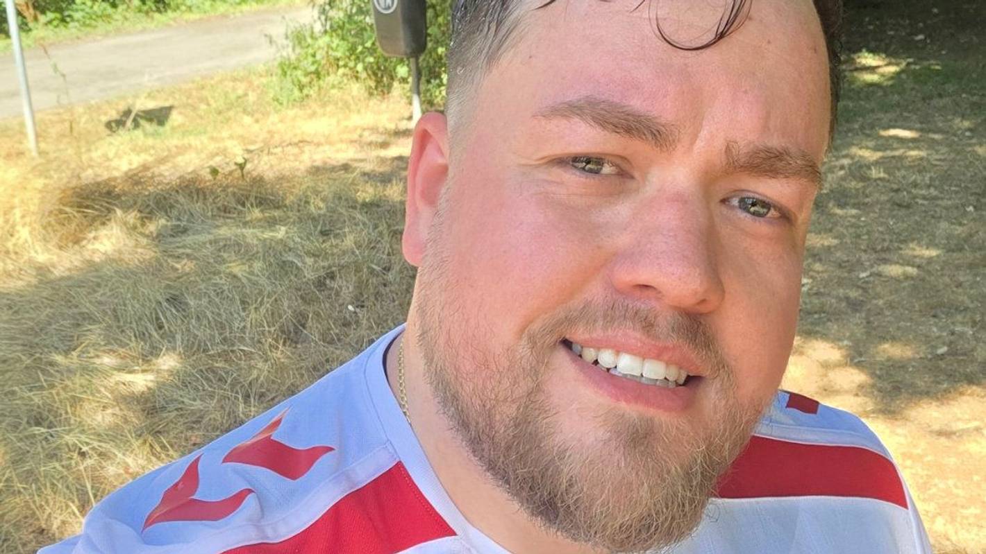 Sven Glöckner (32) trainiert im FC-Trikot seines verstorbenen Opas für den Kölner Halbmarathon.