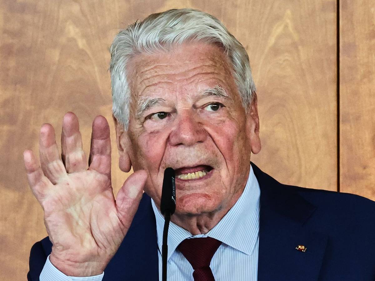 Altbundespräsident Joachim Gauck spricht auf einer Konferenz in Rostock. (Archivbild)achim Gauck, früherer Bundespräsident, spricht auf einer Konferenz
