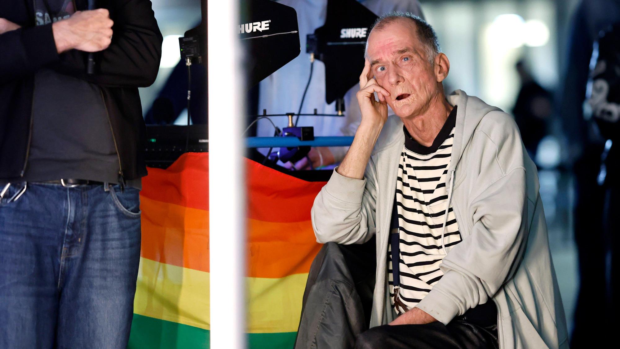 Schauspieler Georg Uecker bei der Community-Einweihung des Dirk-Bach-Platzes.
