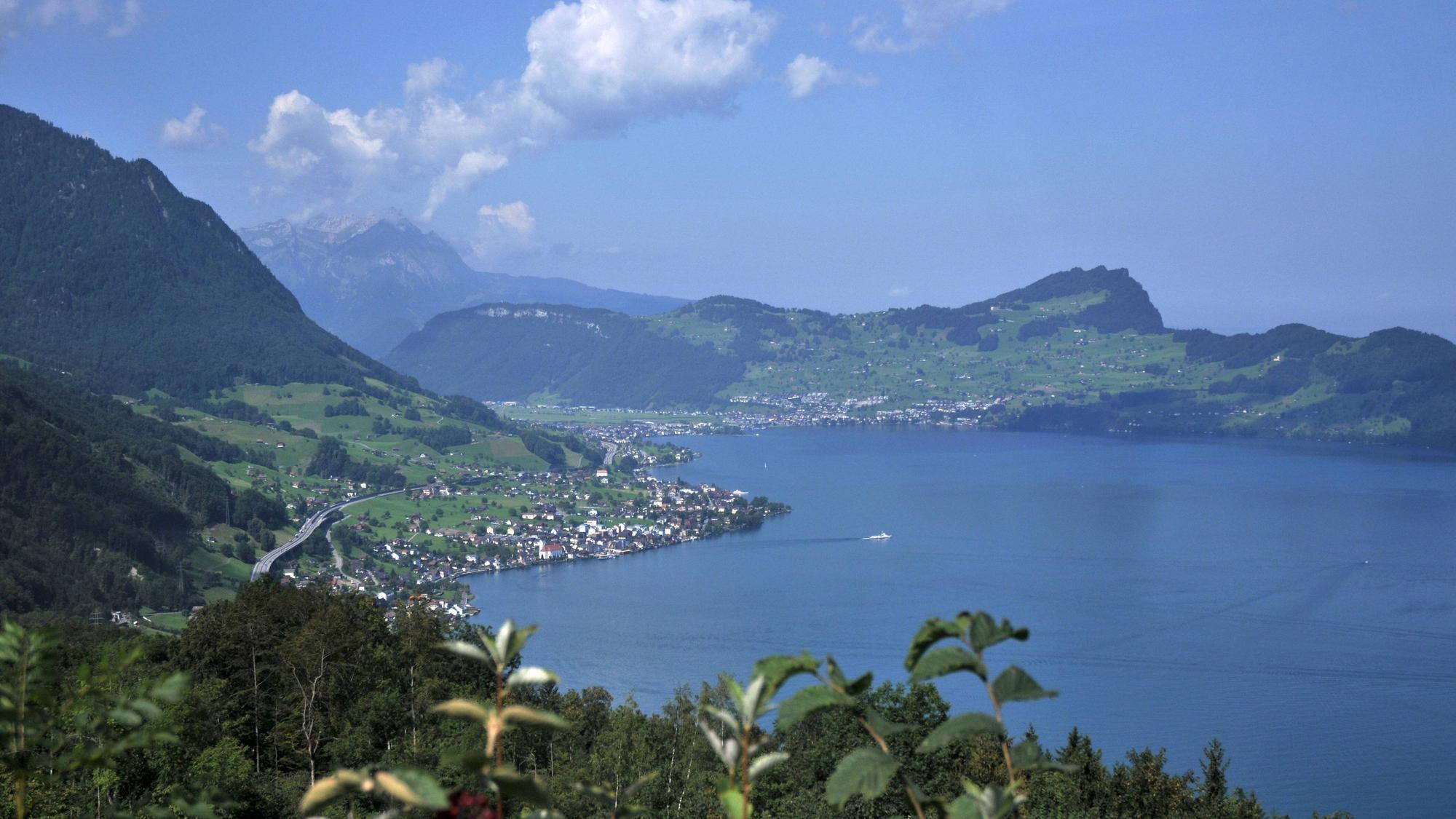 Beckenried am Vierwaldstätter See, im Hintergrund der Bürgenstock.