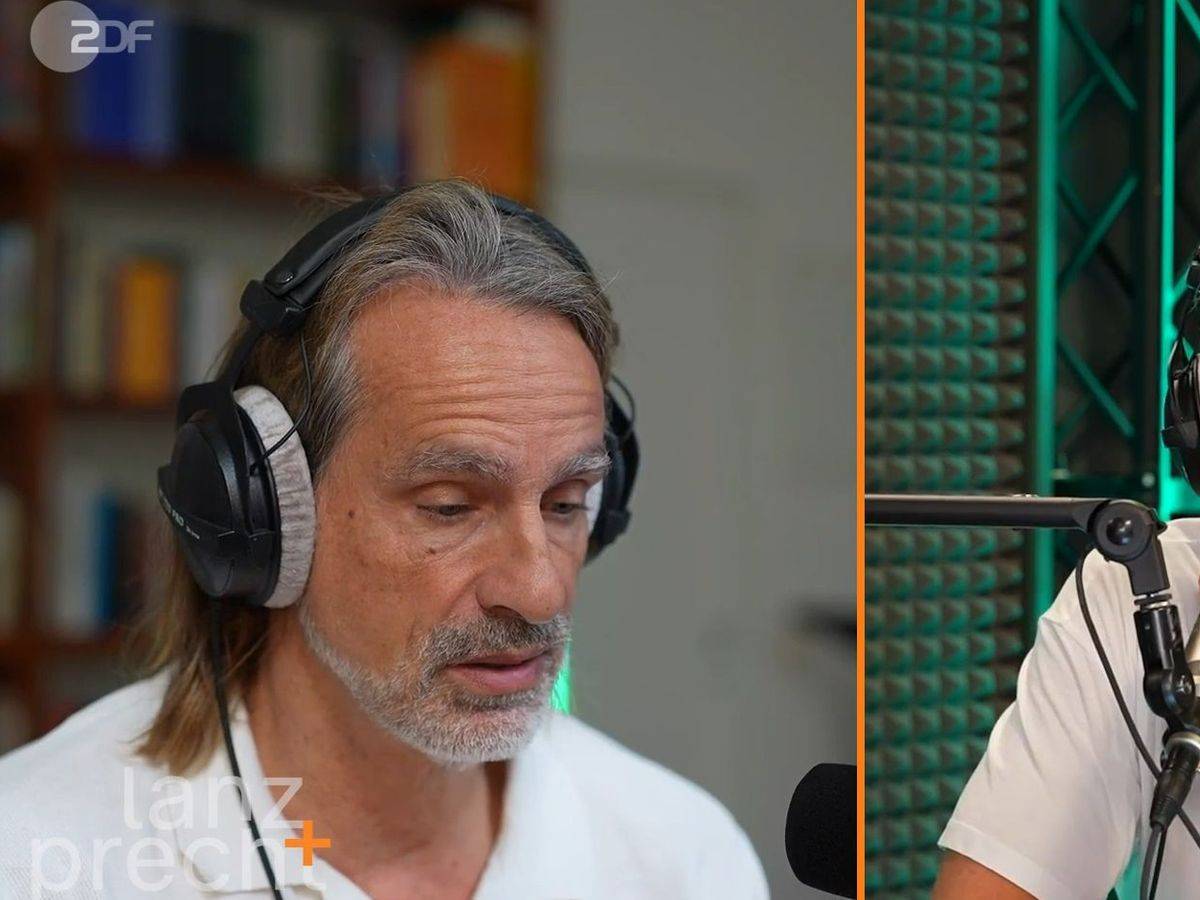 Richard David Precht (links) und Markus Lanz haben in ihrem Podcast „Lanz + Precht“ über KI gesprochen. (Bild: ZDF / Lanz + Precht)