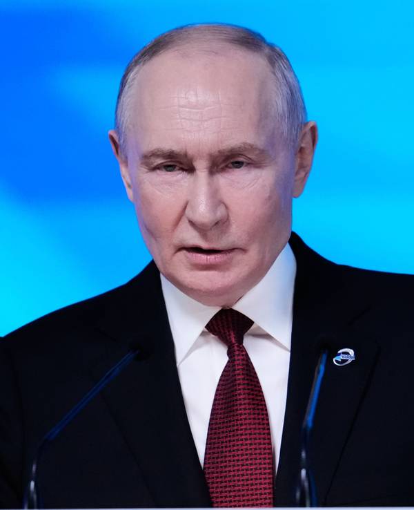 Der russische Präsident Wladimir Putin spricht bei einer Sitzung des Waldai-Diskussionsforums.