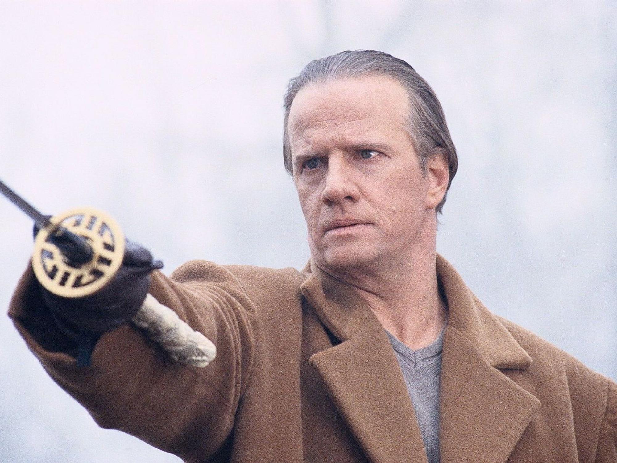 Bis zum vierten Teil der „Highlander“-Reihe, „Endgame“, blieb Christopher Lambert als Highlander unsterblich. (Bild: Dimension Films)