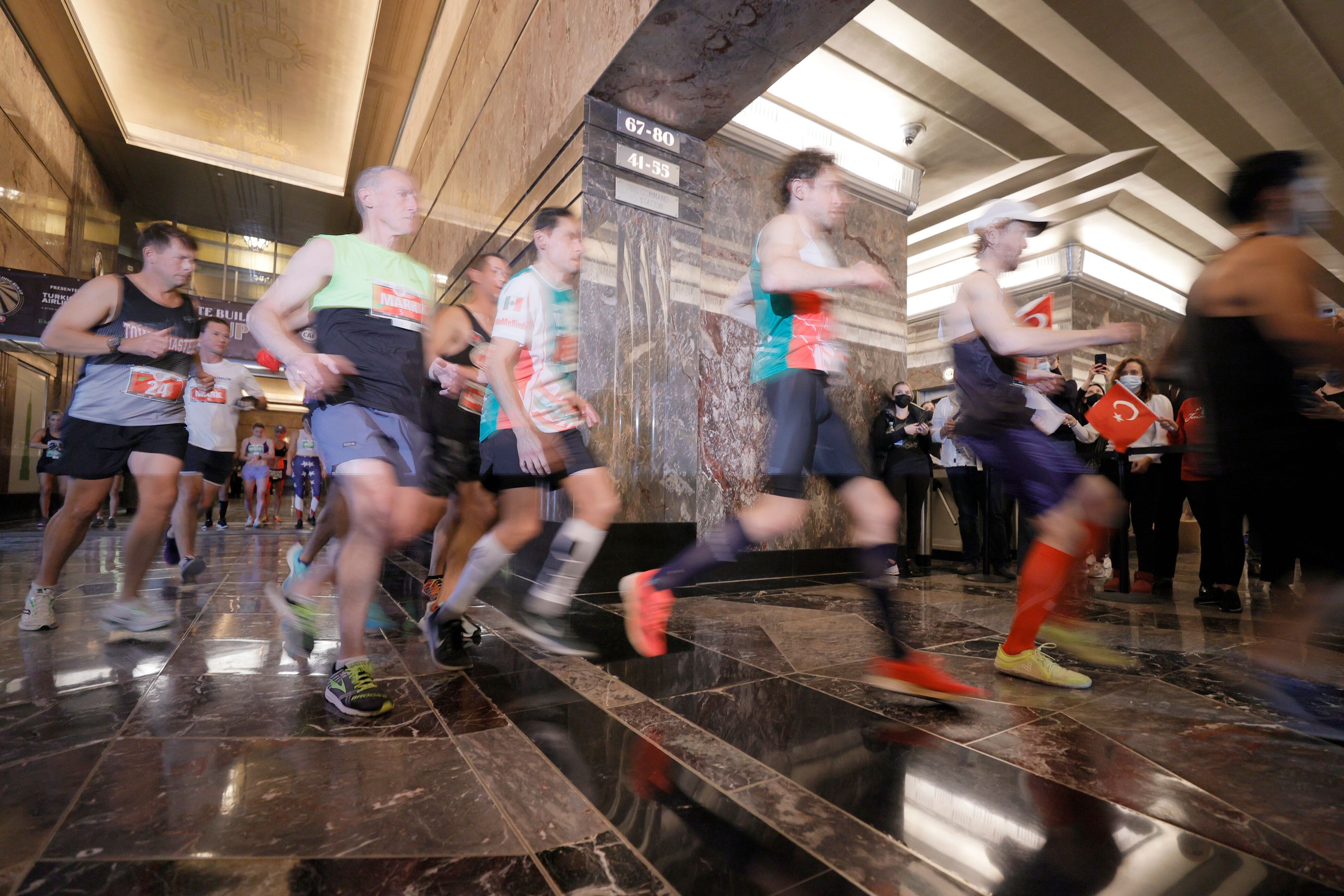 Teilnehmer des Empire State Building Run-Up in Aktion.