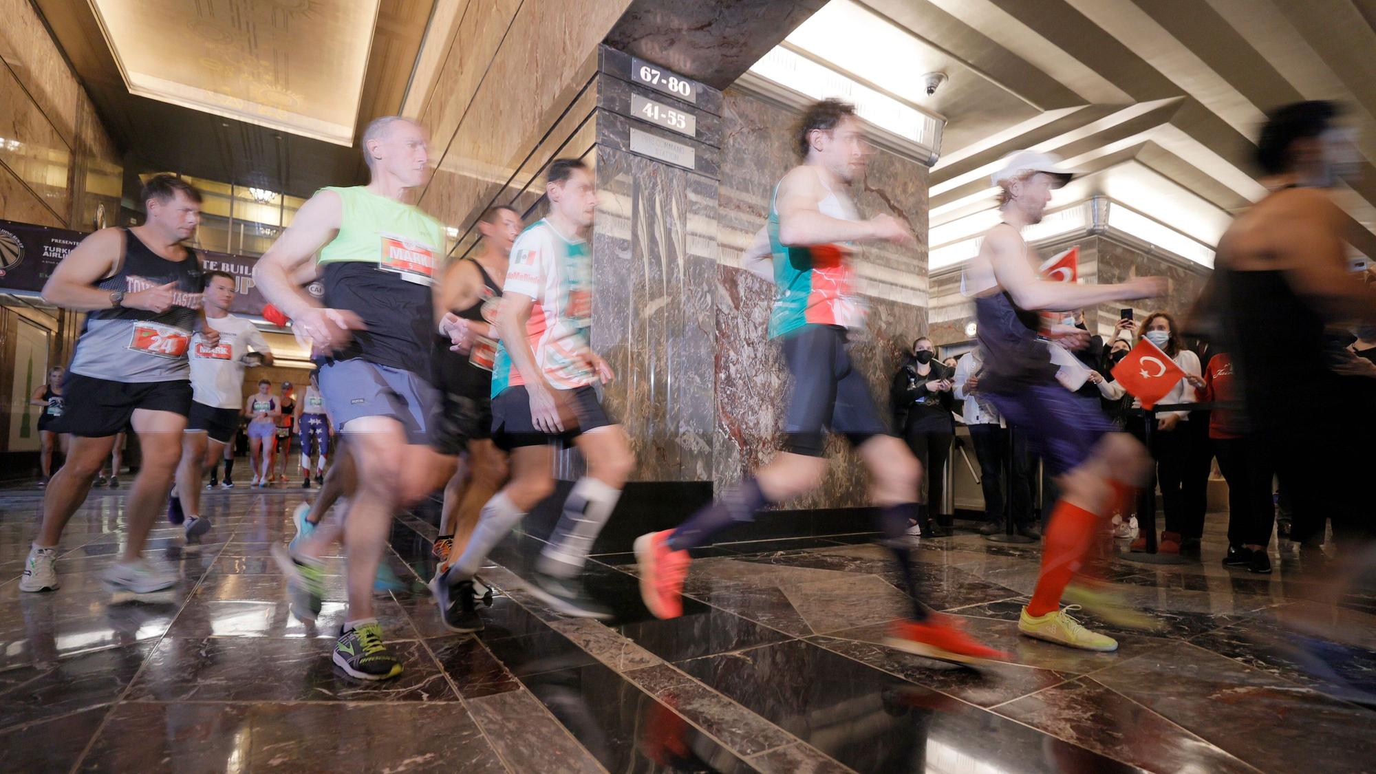 Teilnehmer des Empire State Building Run-Up in Aktion.