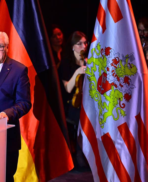 Bundespräsident Frank-Walter Steinmeier spricht beim Festakt zum Tag der Deutschen Einheit im Konzerthaus „Zur Glocke“ in Bremen.